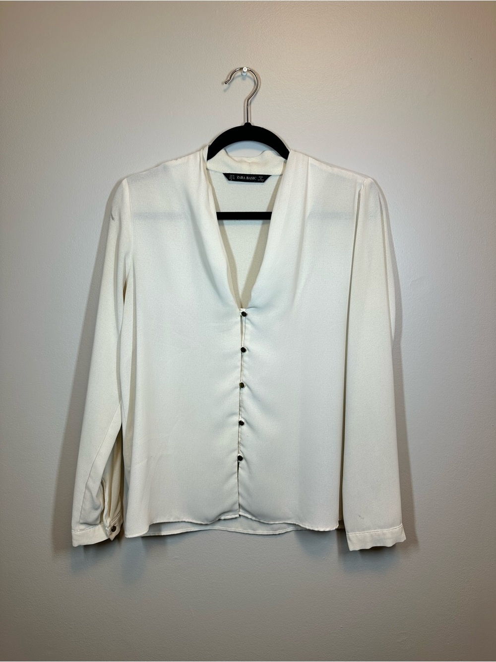 Zara Cream V-Neck Button Front Blouse